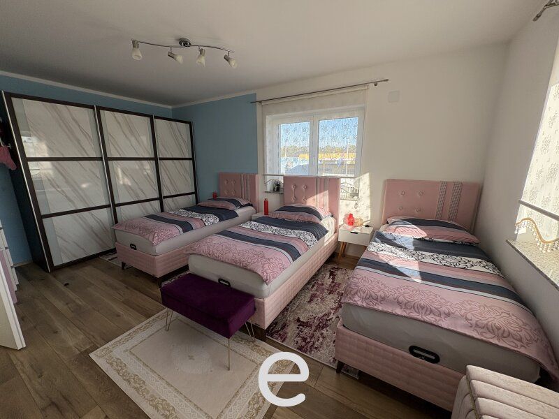 Exklusives Einfamilienhaus – großzügiges Wohnen mit Wintergarten – einziehen und wohlfühlen - Bild 13