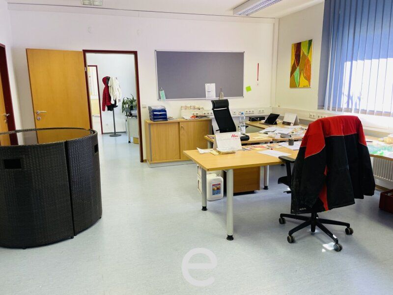 Gewerbeliegenschaft mit großzügiger Lager- und Bürofläche in St. Pölten / Provisionsfrei - Bild 3