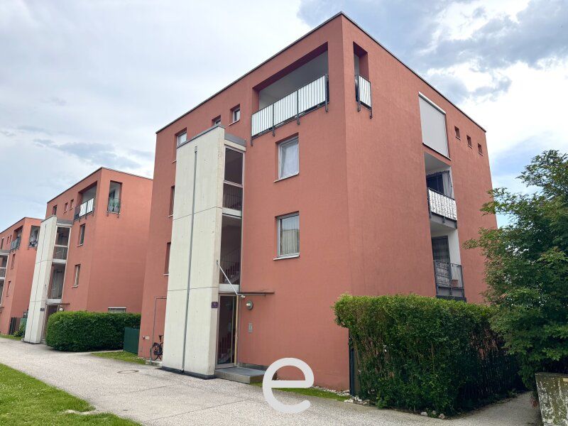 Anleger aufgepasst! Vermietete 2 Zimmer Wohnung mit Loggia und Tiefgaragenplatz in Wels - Nähe Traunauen! - Bild 1
