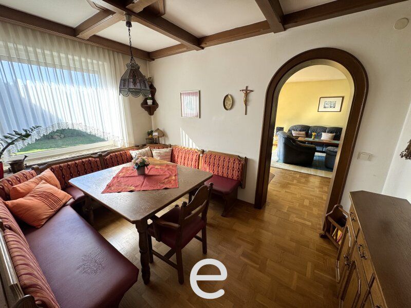 Wohnen auf einer Ebene – großzügiges Wohnhaus mit traumhaftem Grün- und Fernblick in Fraham - Bild 8