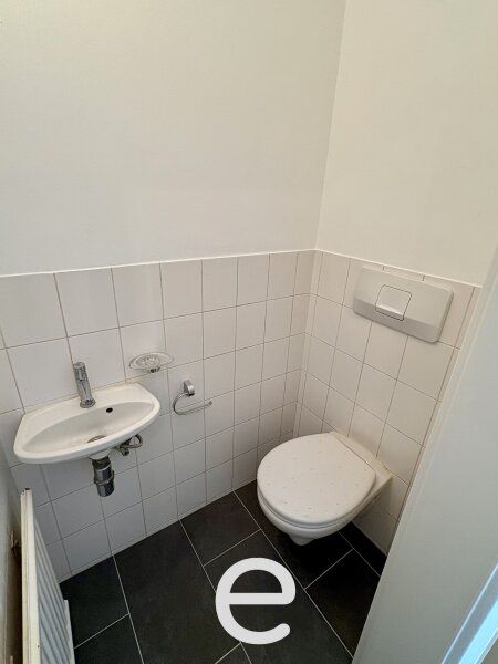 Heimeliges Eigenheim mit sonnigem Familiengarten in ruhiger Siedlungslage - Bild 11