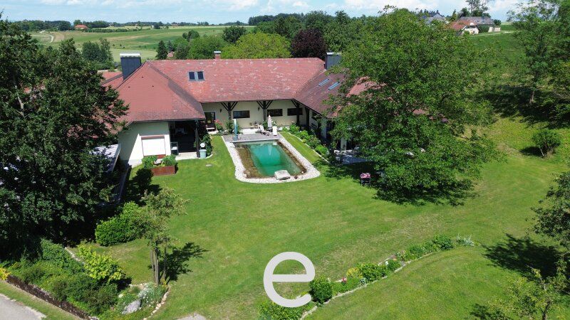 Herrenhaus in Allhaming mit 4740m² Grundstück in idyllischer Alleinlage! - Bild 1