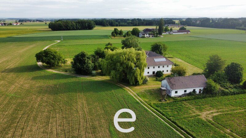 Vierkanthof in idyllischer Alleinlage - Bild 16