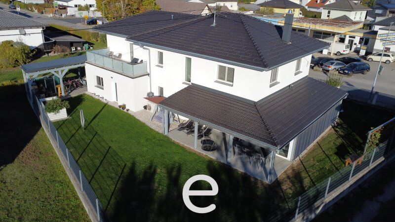 Exklusives Einfamilienhaus – großzügiges Wohnen mit Wintergarten – einziehen und wohlfühlen - Bild 1