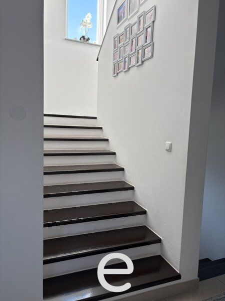 Exklusives Einfamilienhaus – großzügiges Wohnen mit Wintergarten – einziehen und wohlfühlen - Bild 11