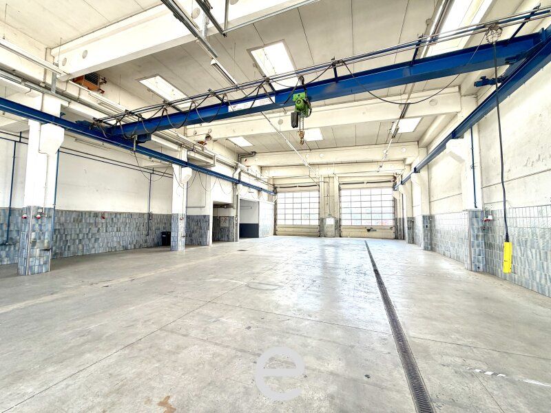 Lager und Produktionsfläche direkt an der B1 in Wels - Bild 1