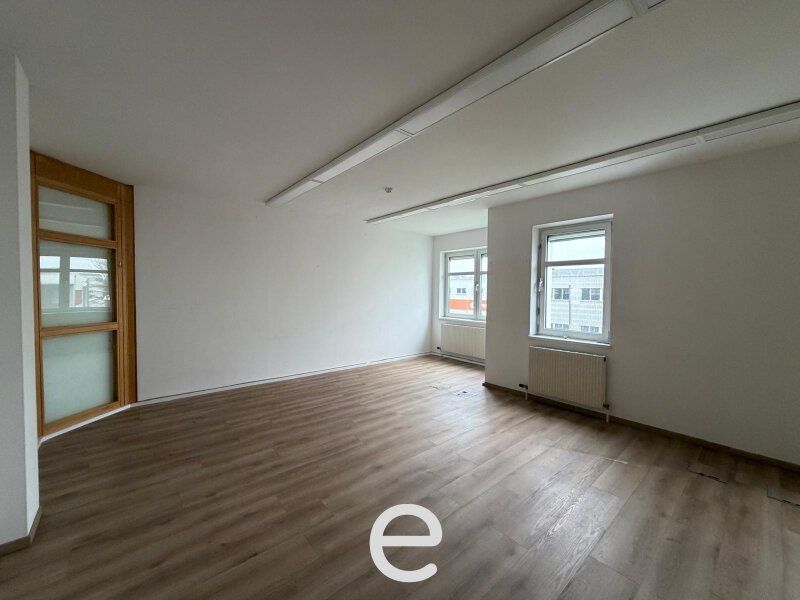 Lager-und Büroflächen in bester Verkehrsanbindung - Bild 13