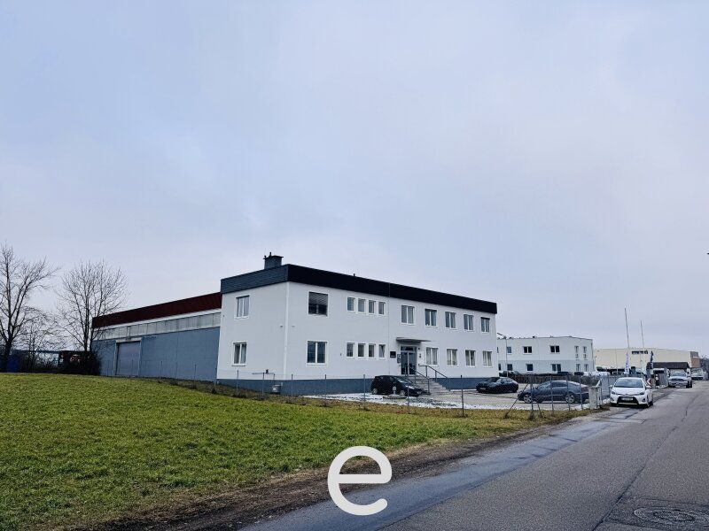 Produktions und Lagerhalle mit Büros zum kaufen in Hörsching! - Bild 1