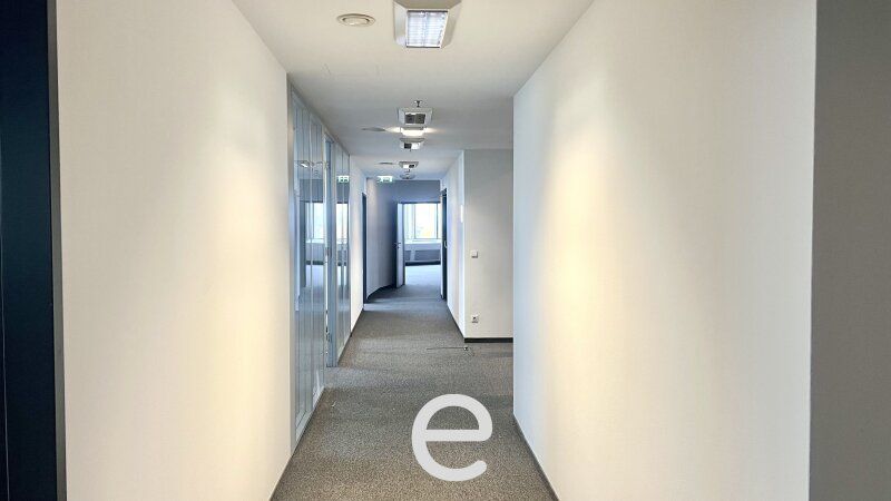 MILLENNIUM TOWER: Office space on the 2nd floor - Bild 10