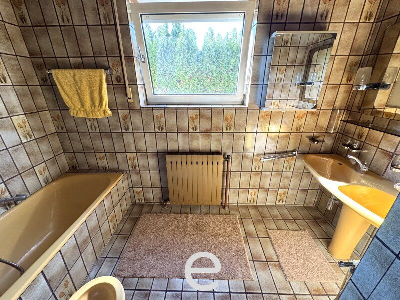 Wohnen auf einer Ebene – großzügiges Wohnhaus mit traumhaftem Grün- und Fernblick in Fraham - Bild 10