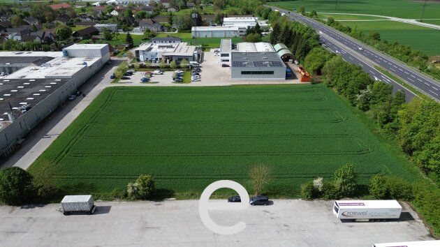 Gewerbegrundstück rd. 9559m² direkt an der Autobahn in Wels.