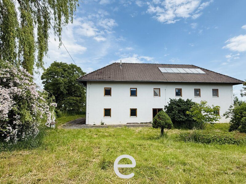 Vierkanthof in idyllischer Alleinlage - Bild 13