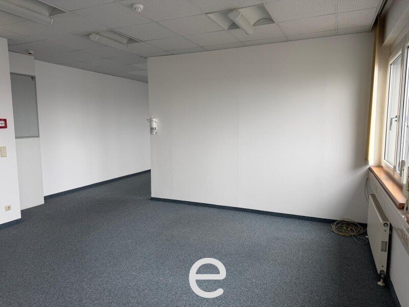 Lager-und Büroflächen in bester Verkehrsanbindung - Bild 19