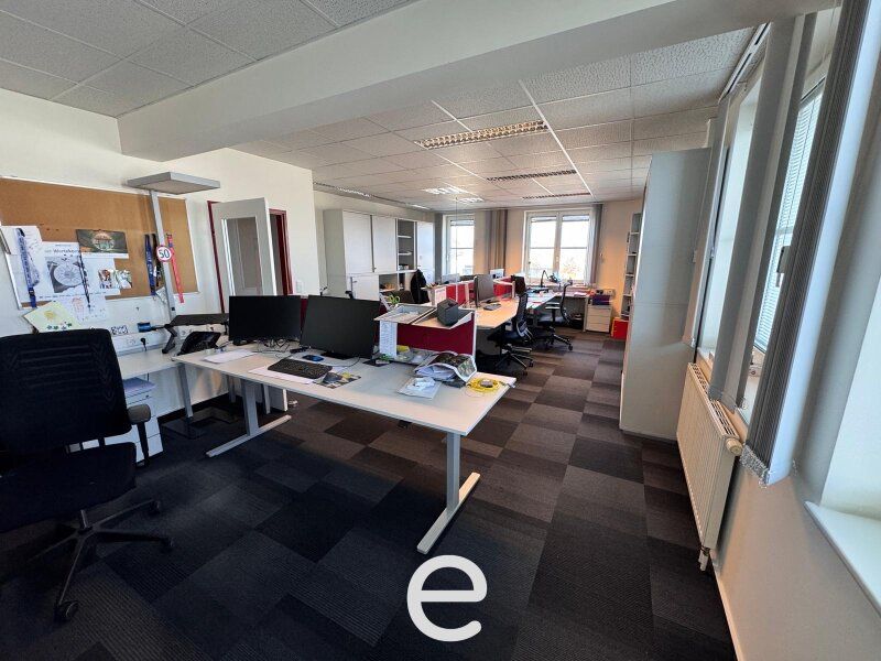 Hervorragend gelegene Bürofläche mit Teilungsmöglichkeit in Unteradlberg zu mieten! - Bild 1