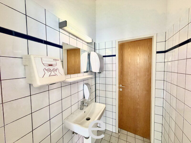 Lager und Produktionsfläche direkt an der B1 in Wels - Bild 12