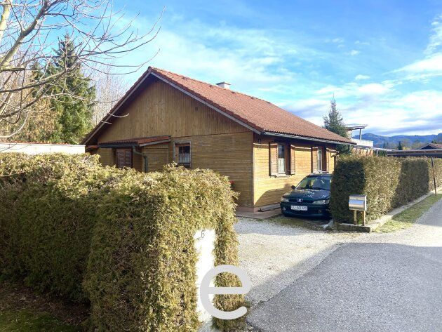 Smartes Holzriegelhaus in ruhiger Siedlungslage