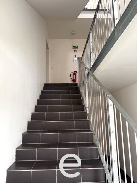 Anleger aufgepasst! Vermietete 2 Zimmer Wohnung mit Loggia und Tiefgaragenplatz in Wels - Nähe Traunauen! - Bild 6